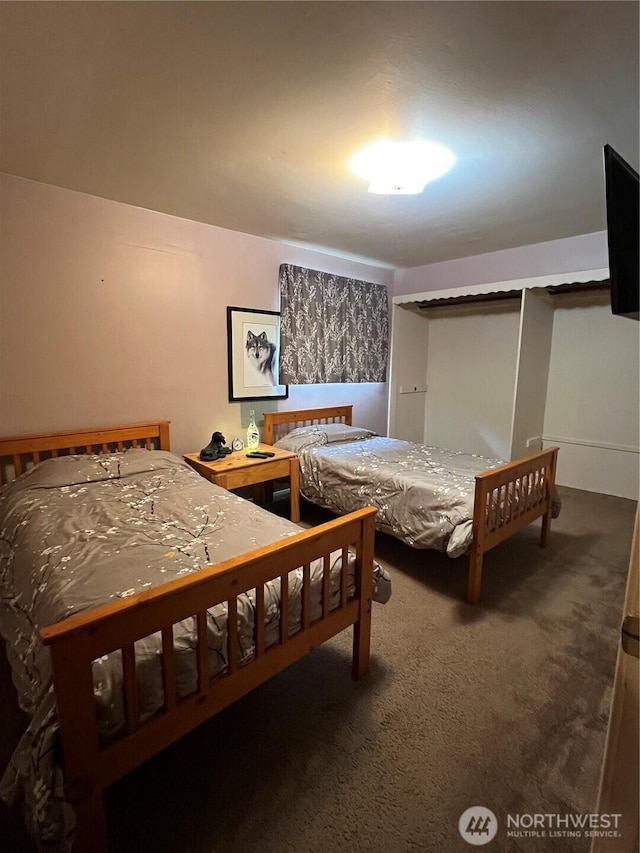 bedroom featuring carpet flooring