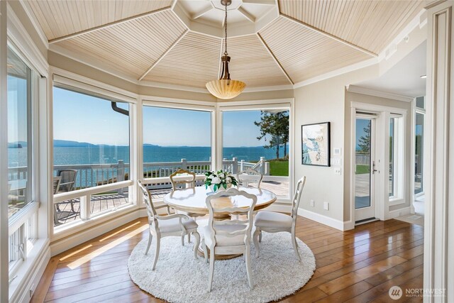 5685 Nakat Way, Blaine, WA 98230 - sunroom / solarium featuring a water view