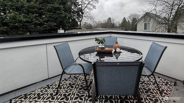 balcony with outdoor dining space