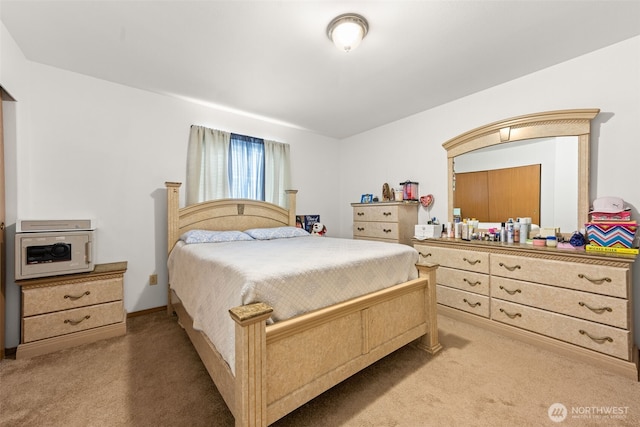 view of carpeted bedroom