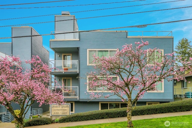 4425 Greenwood Ave N Unit 105, Seattle, WA 98103 - photo 1
