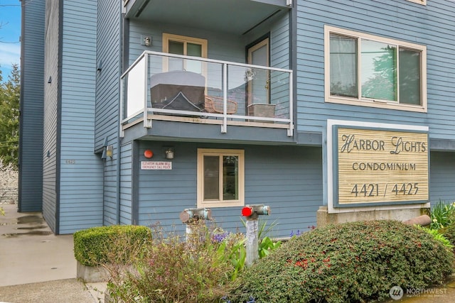 4425 Greenwood Ave N Unit 105, Seattle, WA 98103 - photo 2