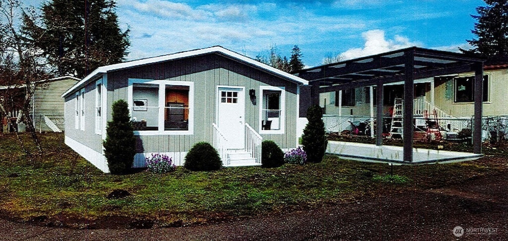 view of front of house with entry steps