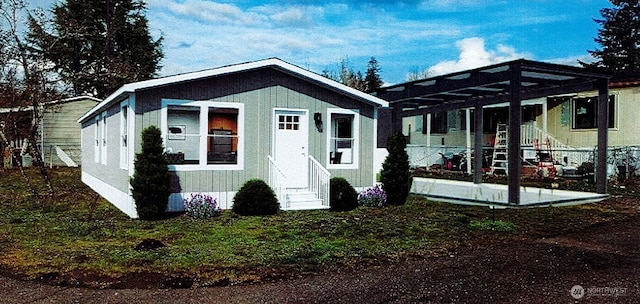 view of front of house with entry steps