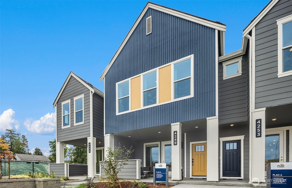 contemporary house featuring a porch