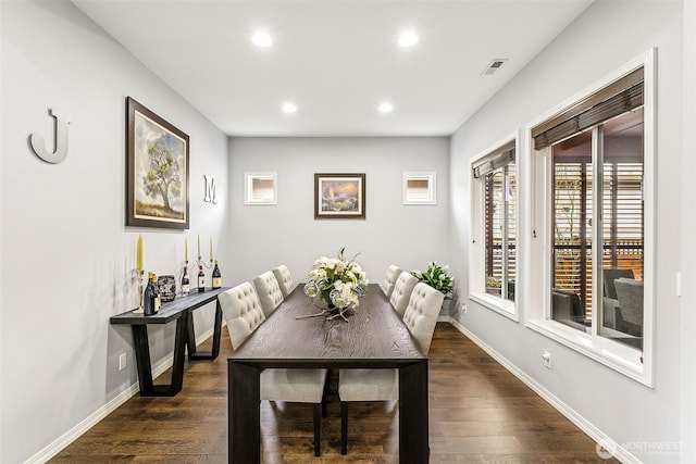 dining space featuring recessed lighting, visible vents, wood finished floors, and baseboards