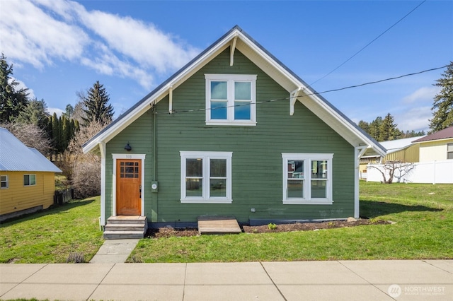 308 S 1st St, Roslyn, WA 98941 - view of front of property with fence and a front yard