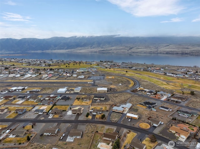 404 Airport Way SW, Mattawa, WA 99349 - bird's eye view featuring a water view