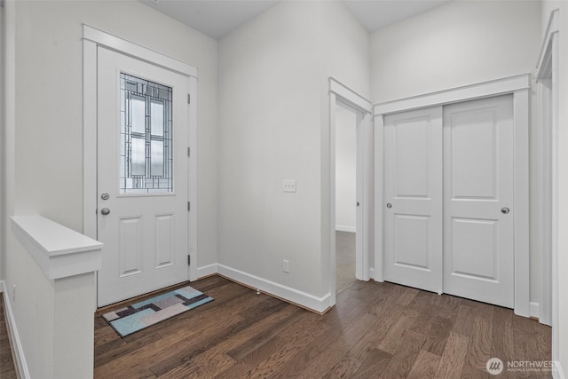 3727 Oakwood St SE, Olympia, WA 98513 - entrance foyer featuring dark wood-style flooring and baseboards