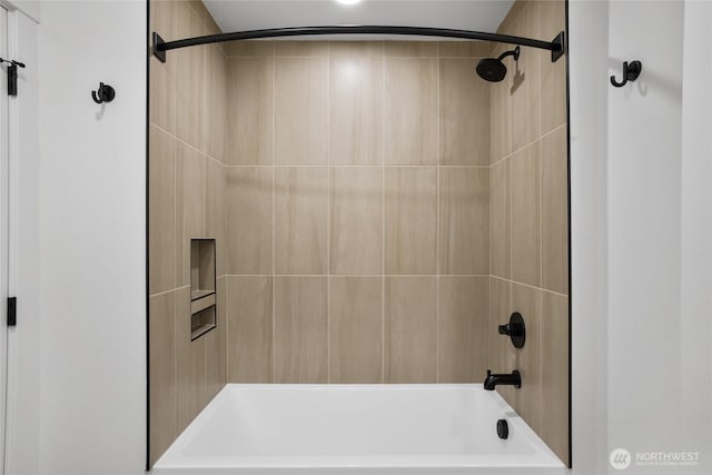 bathroom featuring shower / bathing tub combination