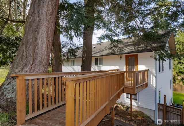 4195 Windy Cove Ln, Clinton, WA 98236 - deck with fence