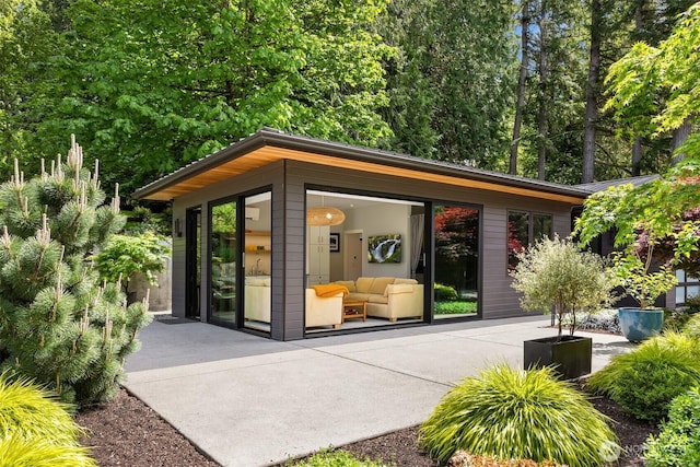 11012 Skinner Rd NE, Bainbridge Island, WA 98110 - view of outbuilding featuring an outbuilding