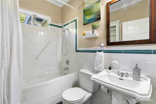 4712 S Angeline St, Seattle, WA 98118 - full bathroom with a sink, crown molding, tile walls, toilet, and shower / tub combo with curtain