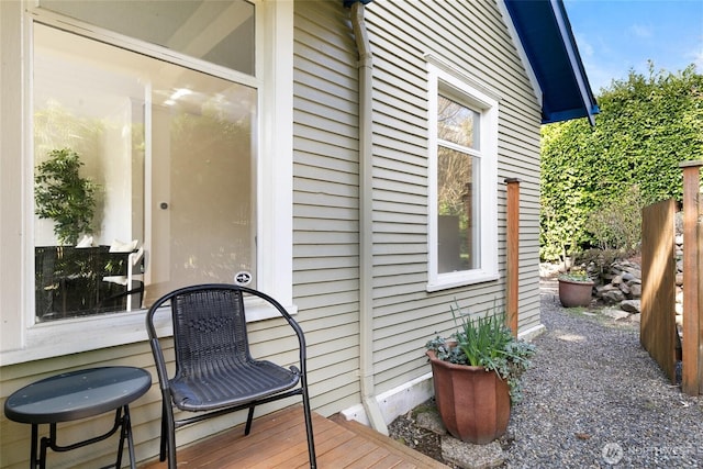 4712 S Angeline St, Seattle, WA 98118 - view of wooden deck