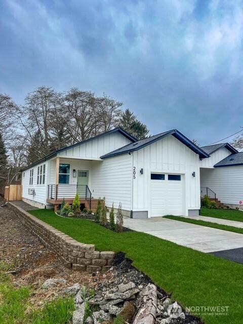 211 W Harriman St, Aberdeen, WA 98520 - photo 1