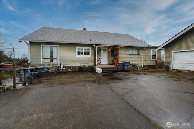 55 Devonshire Rd, Montesano, WA 98563 - view of front facade featuring a shingled roof