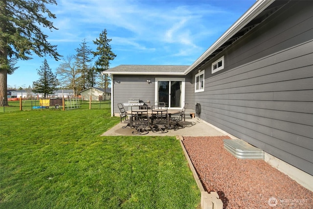 6473 Trigg Woods Ln, Ferndale, WA 98248 - view of yard with a patio area and fence