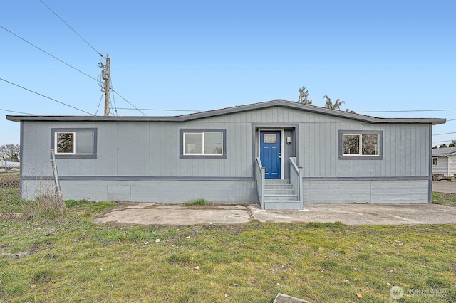 7110 146th St SW Unit 35, Lakewood, WA 98439 - manufactured / mobile home with a front yard and entry steps