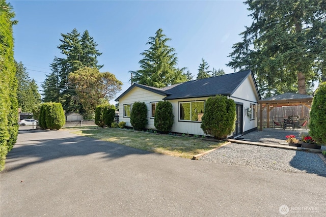 817 SW 158th St, Burien, WA 98166 - view of front of house with a gazebo and a patio
