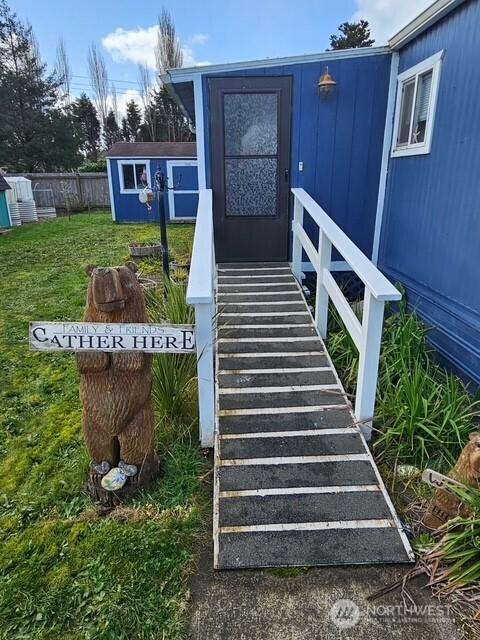 6505 Fawn Ln Unit 4, Long Beach, WA 98631 - view of staircase