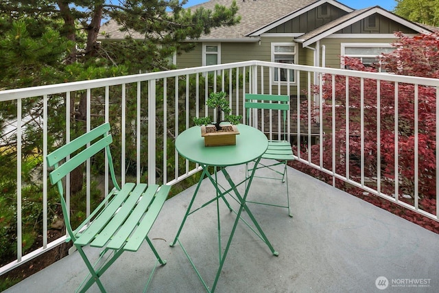 588 241st Ln SE, Sammamish, WA 98074 - view of balcony