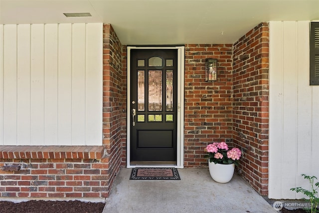 1918 SE Maple Dr, Chehalis, WA 98532 - entrance to property with brick siding