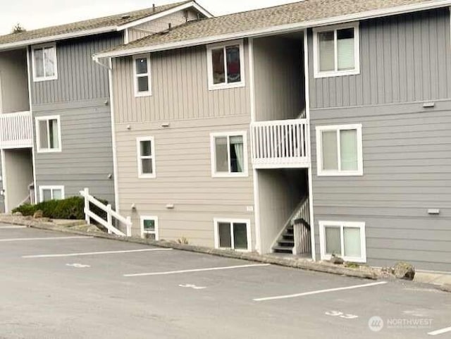 1930 Lawrence St Unit 21, Port Townsend, WA 98368 - view of building exterior featuring stairs