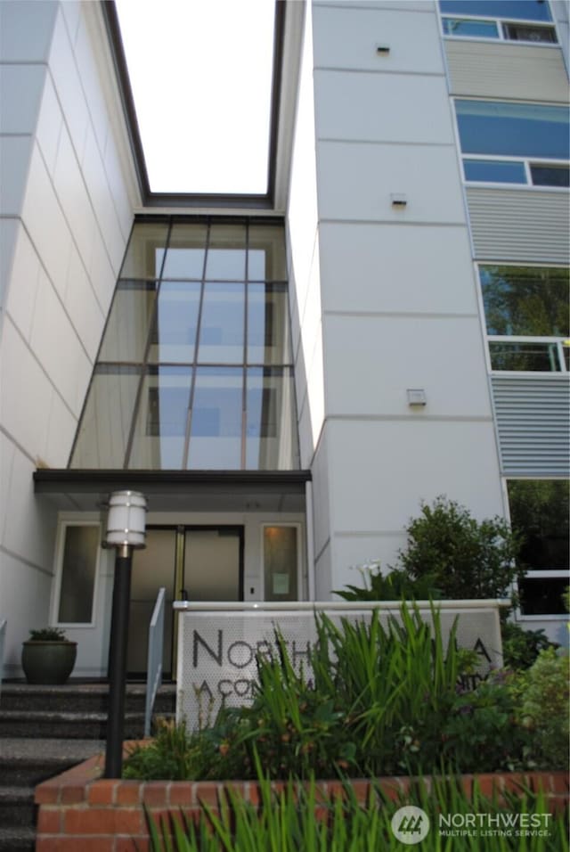 10501 8th Ave NE Unit 406, Seattle, WA 98125 - view of building exterior
