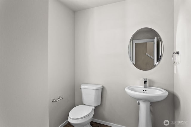 425 Pear Dr, Tieton, WA 98947 - bathroom featuring toilet and baseboards