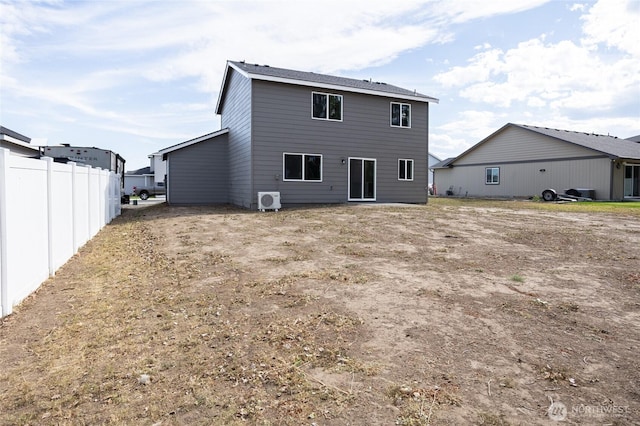425 Pear Dr, Tieton, WA 98947 - rear view of house with fence