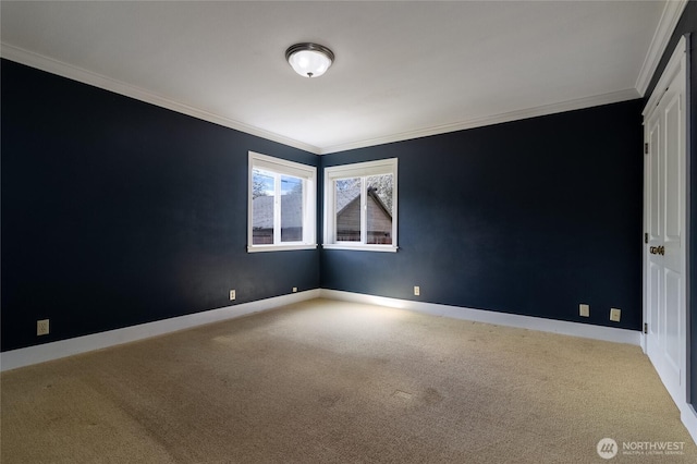 816 Washington St, Walla Walla, WA 99362 - carpeted empty room featuring crown molding and baseboards