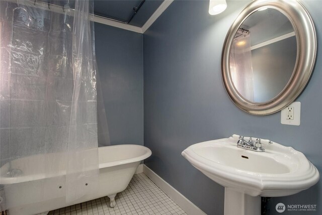 816 Washington St, Walla Walla, WA 99362 - full bath featuring a sink, baseboards, and tile patterned flooring