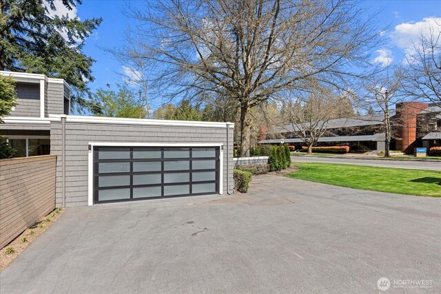 1825 112th Ave NE, Bellevue, WA 98004 - garage with driveway
