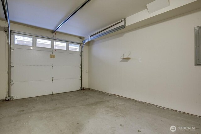 2120 W Ruffner St, Seattle, WA 98199 - view of garage