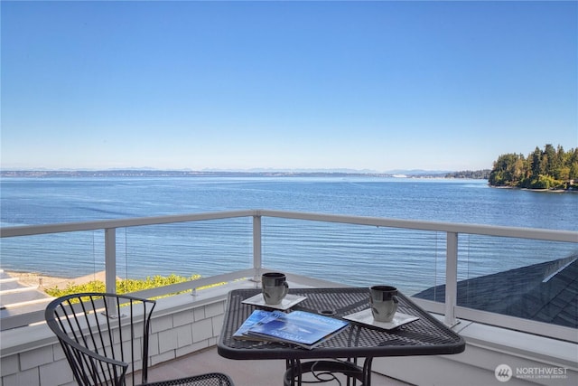 17884 S Angeline Ave NE, Suquamish, WA 98392 - balcony with a water view