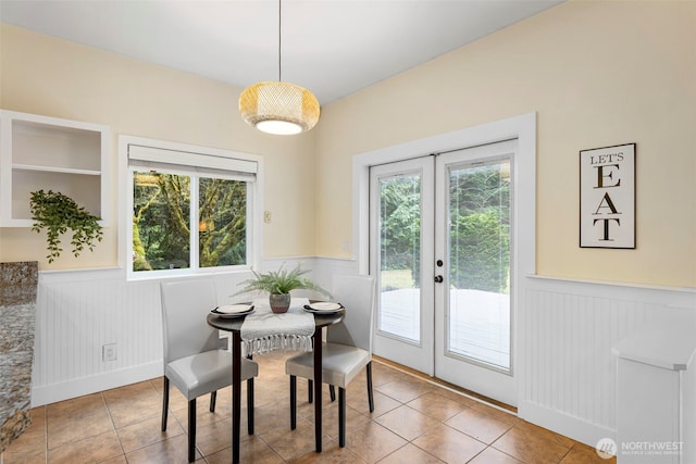 22789 S Kingston Rd NE, Kingston, WA 98346 - dining space with a healthy amount of sunlight and a wainscoted wall