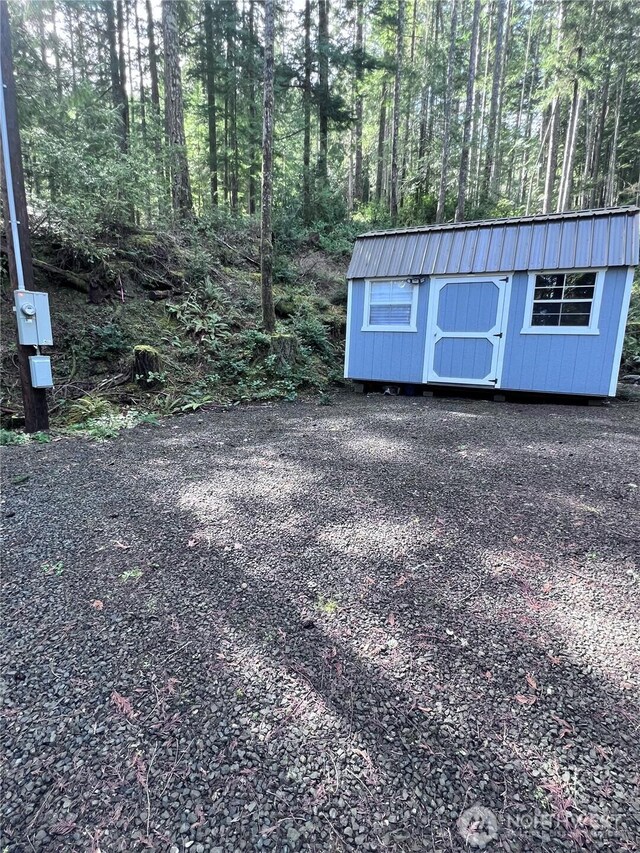 231 N Paradise Dr, Lilliwaup, WA 98555
