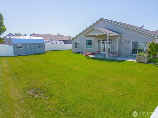 9500 SE Castlewood Dr, Moses Lake, WA 98837 - back of house featuring a patio area