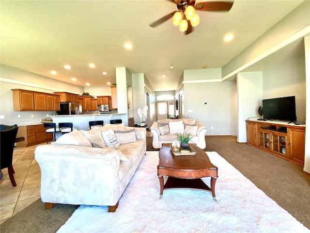 9500 SE Castlewood Dr, Moses Lake, WA 98837 - living area with ceiling fan and recessed lighting