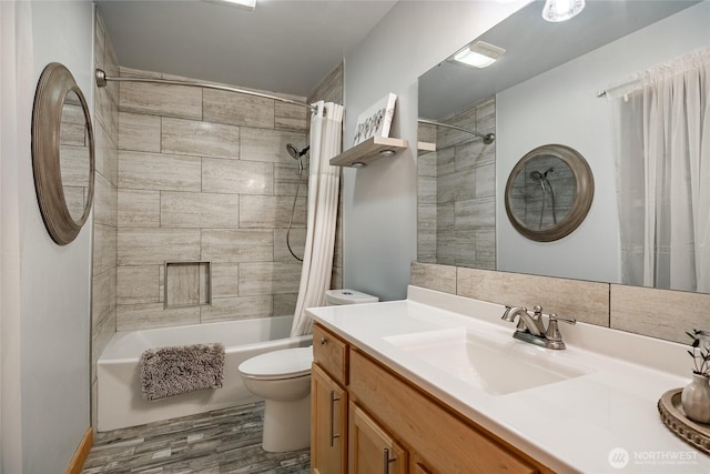 2932 Huntington St, Bellingham, WA 98226 - full bath featuring shower / tub combo, vanity, toilet, and wood finished floors