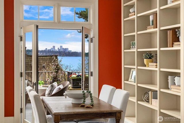 463 39th Ave E, Seattle, WA 98112 - interior space with a city view