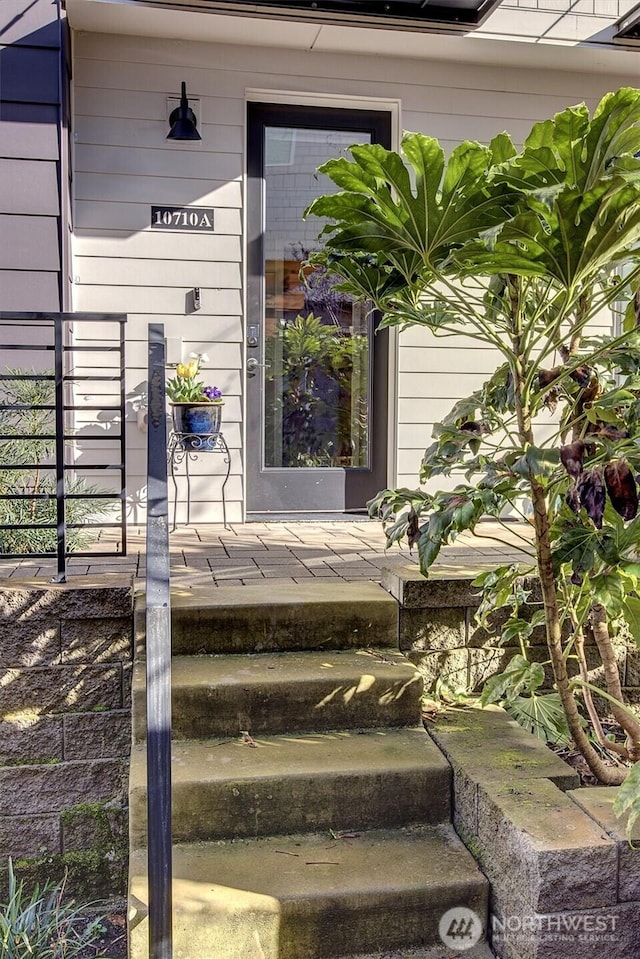 property entrance with a porch