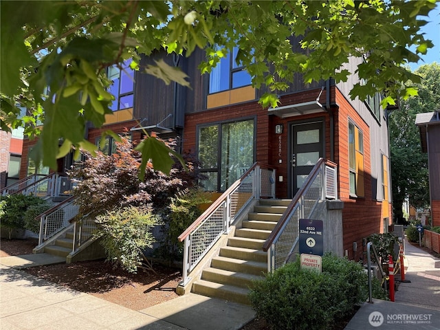 6528C 32nd Ave NE Unit 5.1, Seattle, WA 98115 - contemporary home with stairway