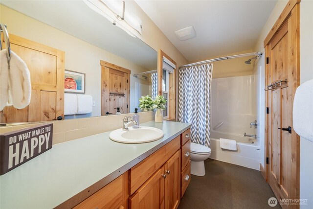 540 Porcupine Ln, Chelan, WA 98816 - full bath with shower / tub combo, toilet, and vanity