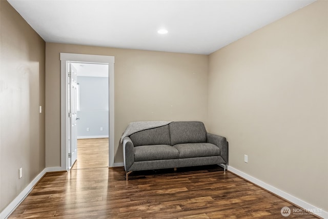 11320 S Stangland Rd, Medical Lake, WA 99022 - living area featuring recessed lighting, baseboards, and wood finished floors
