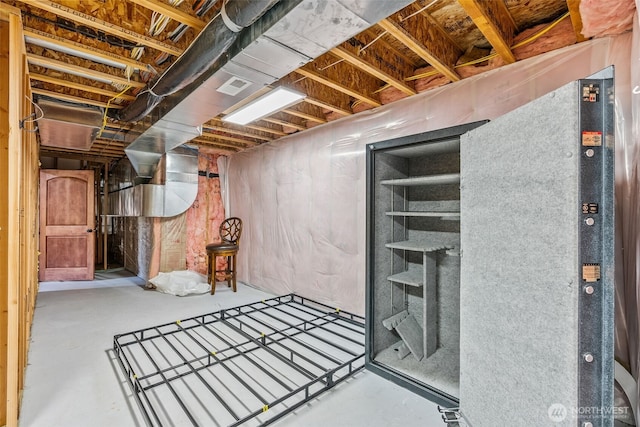 11320 S Stangland Rd, Medical Lake, WA 99022 - unfinished basement with visible vents