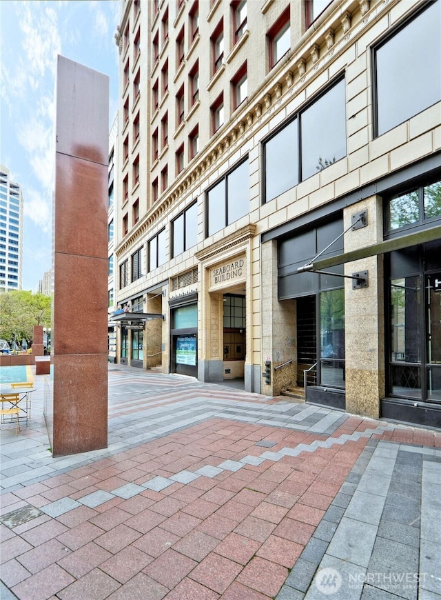 1500 4th Ave Unit 905, Seattle, WA 98101 - view of building exterior