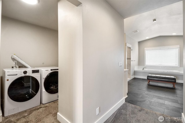 6 Pelican Pl SE, Moses Lake, WA 98837 - laundry area featuring baseboards, separate washer and dryer, visible vents, and laundry area