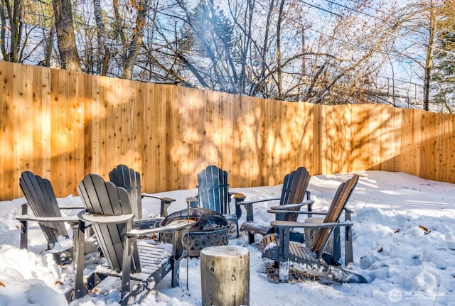417 W 2nd St, Cle Elum, WA 98922 - snow covered patio featuring fence and a fire pit
