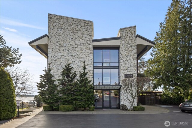 6201 Lake Washington Blvd NE Unit 206, Kirkland, WA 98033 - view of building exterior